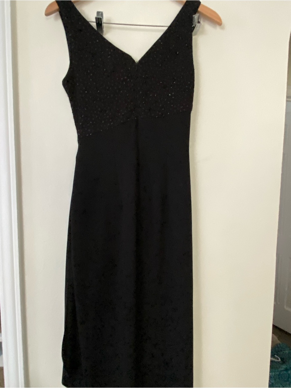 Sleek Black V-Neck Evening Gown